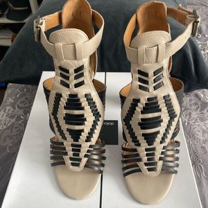 Dolce Vida Nora Leather Shoe